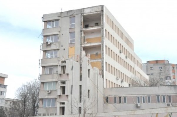 Peste 4 milioane lei pentru reabilitarea spaţiilor din Policlinica 2